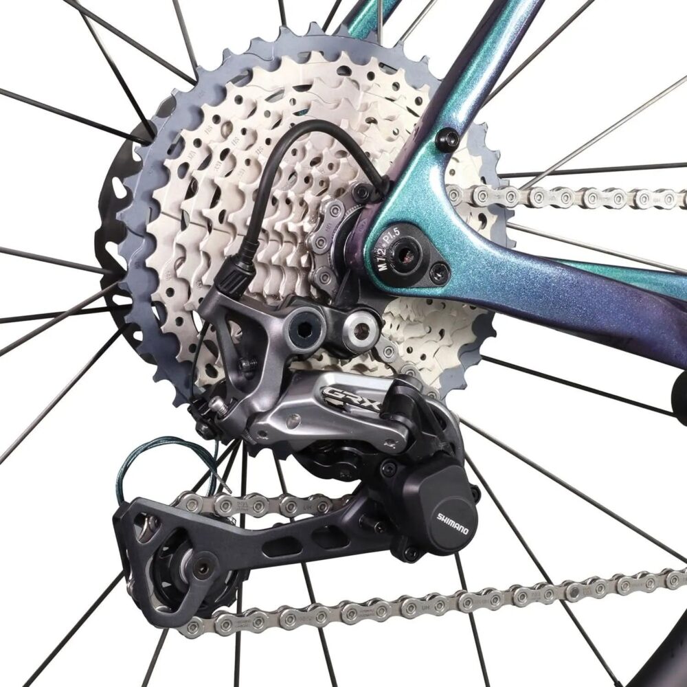 Race-Ready Carbon Gravel Bike | GRX600 Drivetrain & 700C Wheels
