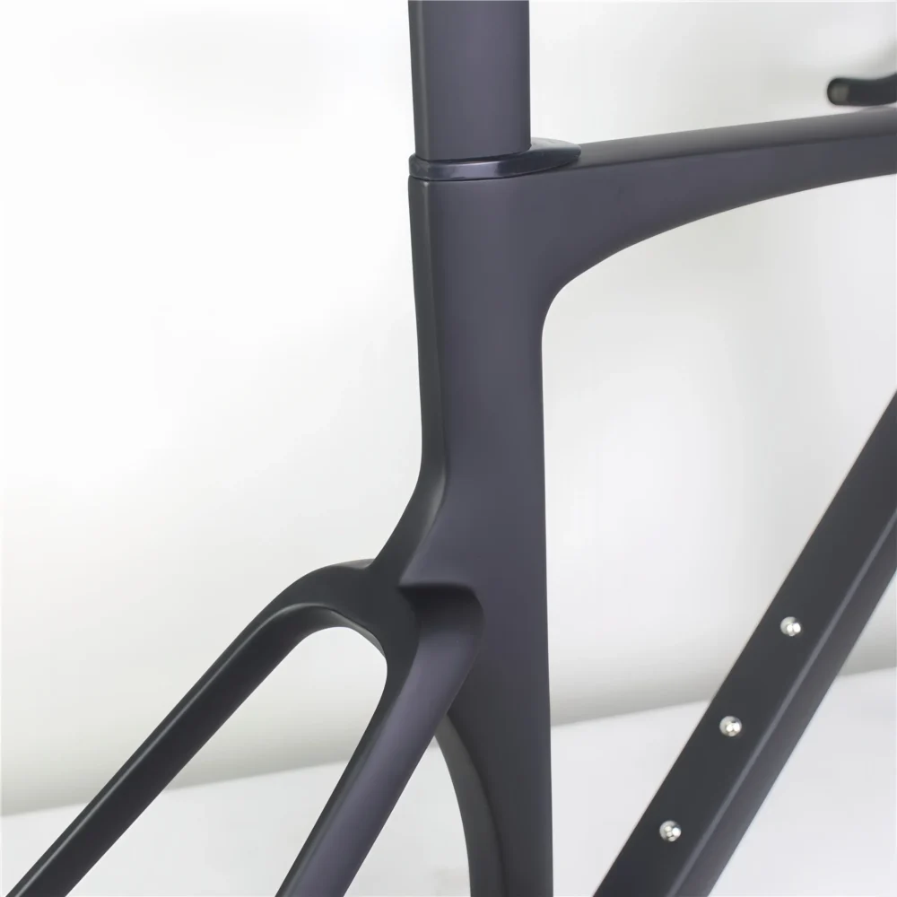SU02A | All-Rounder Carbon Fiber Road Bike | Versatile for Training & Commuting